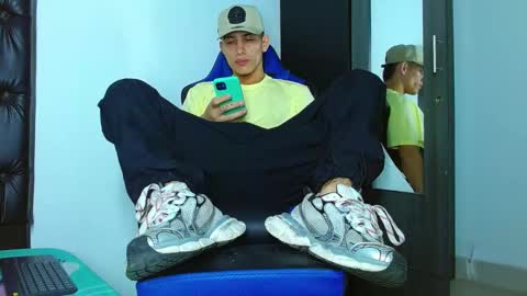 skinny marked online show from December 25, 8:40 am