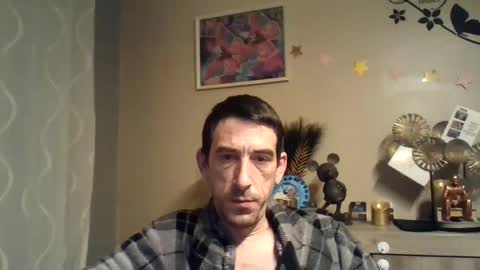 Snapshot of skinnybigcock2 chatting on January 28, 4:18 am SkinnyBigCock2 online show from January 28, 4:18 am