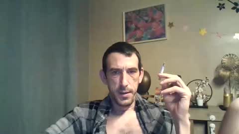 Snapshot of skinnybigcock2 chatting on October 19, 3:44 am SkinnyBigCock2 online show from October 19, 3:44 am