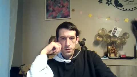 Snapshot of skinnybigcock2 chatting on February 13, 7:45 am SkinnyBigCock2 online show from February 13, 7:45 am