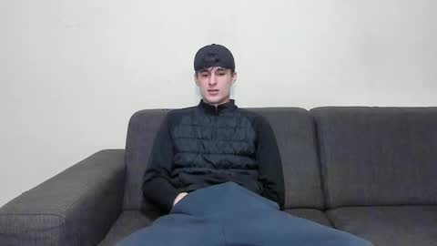 skinnyguywithbigd online show from December 4, 10:46 am