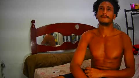 Skinny Latin Man online show from February 17, 4:04 pm