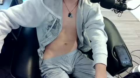 skrogdog online show from July 9, 4:44 pm