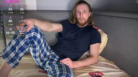 sky_guy25 online show from February 24, 9:59 pm