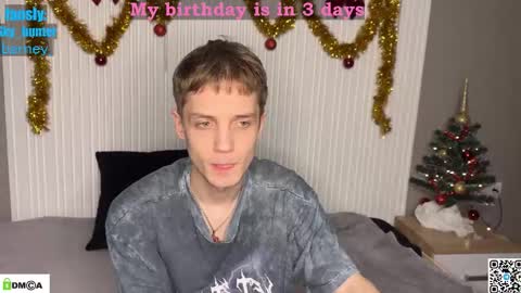 sky_hunter online show from December 14, 7:10 pm