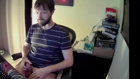 Snapshot of slave2pussy chatting on December 16, 6:21 am slave2pussy online show from December 16, 6:21 am