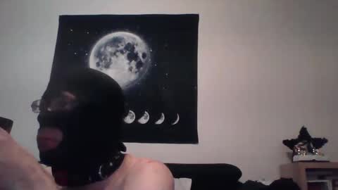 Snapshot of slaveforgodess chatting on December 30, 12:22 am slaveforgodess online show from December 30, 12:22 am