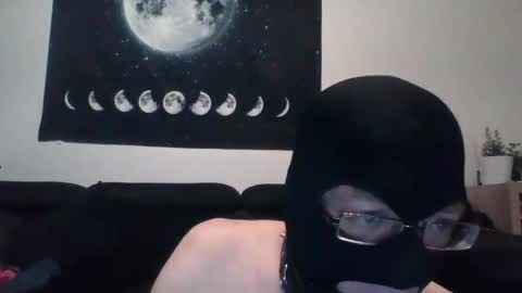 Snapshot of slaveforgodess chatting on February 22, 10:26 pm slaveforgodess online show from February 22, 10:26 pm