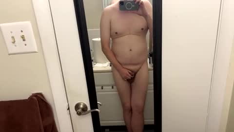 Snapshot of smalldick0324 chatting on October 19, 11:46 am smalldick0324 online show from October 19, 11:46 am