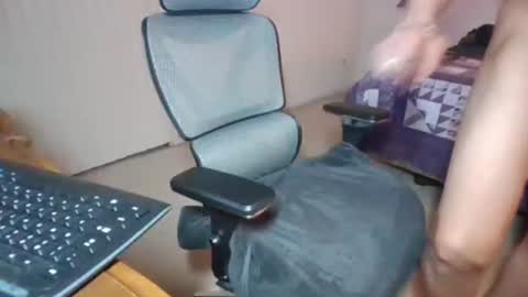 smallguyx online show from March 11, 5:03 am