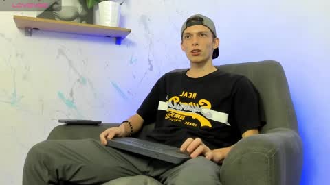 Snapshot of smitgrey chatting on January 14, 8:26 pm SMIT  online show from January 14, 8:26 pm