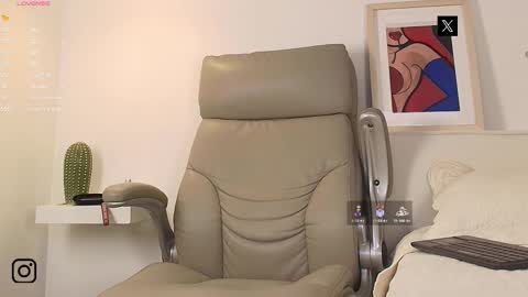 Snapshot of smitgrey chatting on October 22, 9:51 pm SMIT  online show from October 22, 9:51 pm