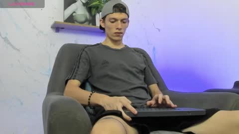 Snapshot of smitgrey chatting on January 15, 8:26 pm SMIT  online show from January 15, 8:26 pm
