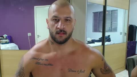 Snapshot of smithduke chatting on December 11, 1:28 am smithduke online show from December 11, 1:28 am