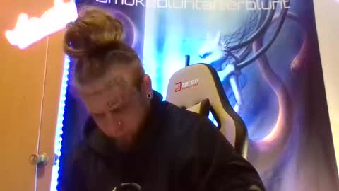 smoke online show from March 21, 12:09 pm