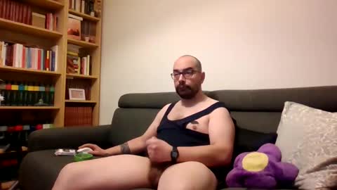 smoker985 online show from April 4, 7:05 am