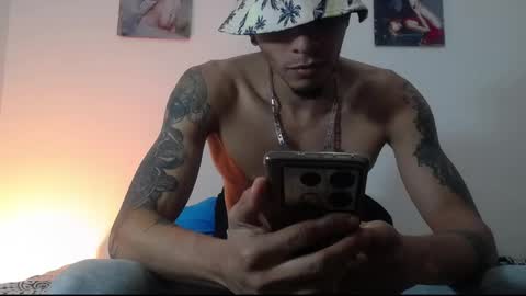 Snapshot of smooke_skinny chatting on October 26, 3:08 am Daniel Aston online show from October 26, 3:08 am