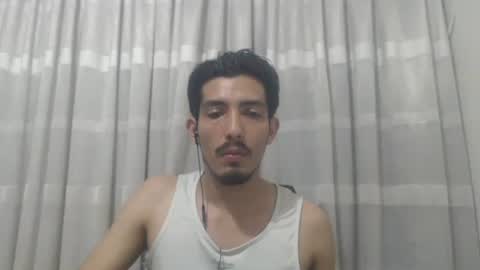 Snapshot of snackontime19 chatting on December 10, 4:13 am snackontime19 online show from December 10, 4:13 am