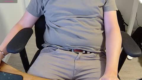 Sneakybill online show from March 9, 10:04 pm