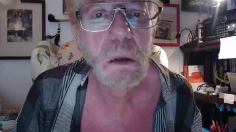 ImYourBitch online show from November 17, 6:38 am