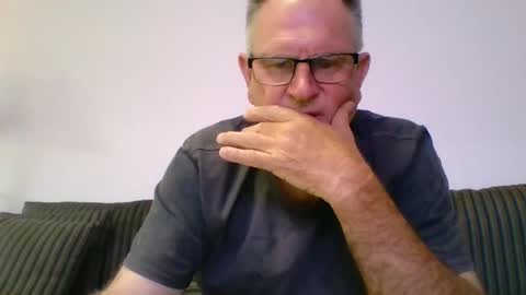 Snapshot of sofar06 chatting on December 15, 5:02 am sofar06 online show from December 15, 5:02 am