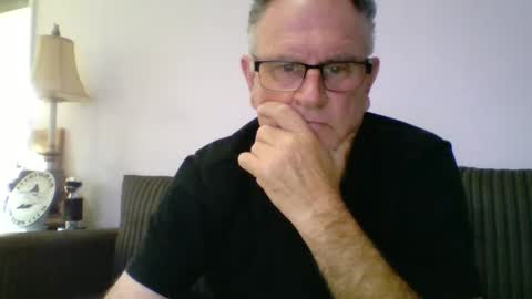 Snapshot of sofar06 chatting on January 4, 5:27 am sofar06 online show from January 4, 5:27 am