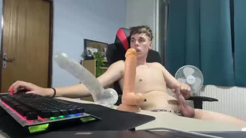 teenboy18 online show from June 22, 9:52 pm