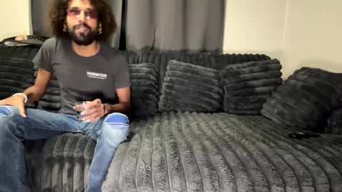 JD online show from December 8, 1:24 am