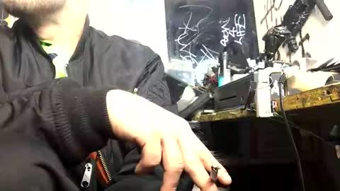 Snapshot of son_e_blacc chatting on December 8, 2:28 am Soni online show from December 8, 2:28 am