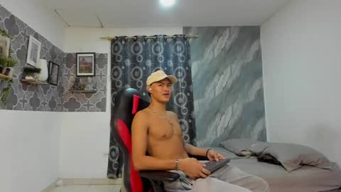 son_hades online show from May 22, 4:34 pm