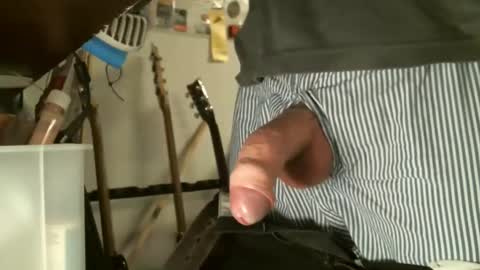 Snapshot of sonnyboy18 chatting on December 12, 10:24 am BruceWilly online show from December 12, 10:24 am