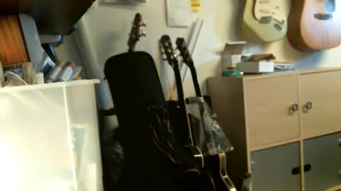 Snapshot of sonnyboy18 chatting on September 22, 10:59 am BruceWilly online show from September 22, 10:59 am