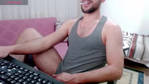 luis online show from February 22, 9:49 pm