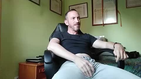Snapshot of spanishharddick chatting on October 26, 4:31 pm Manu  online show from October 26, 4:31 pm
