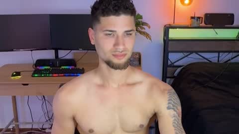 Splash8x online show from April 17, 4:53 pm