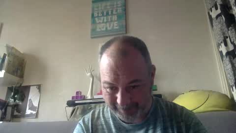 Snapshot of srekos38 chatting on February 9, 8:11 am srekos38 online show from February 9, 8:11 am