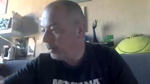 Snapshot of srekos38 chatting on December 16, 9:35 am srekos38 online show from December 16, 9:35 am