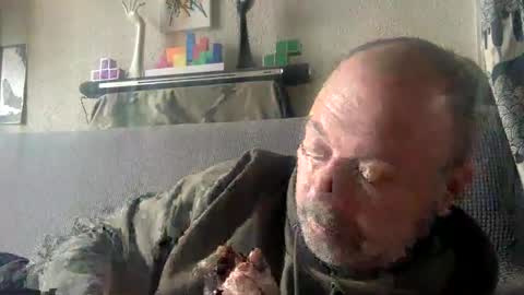 Snapshot of srekos38 chatting on February 8, 9:46 am srekos38 online show from February 8, 9:46 am