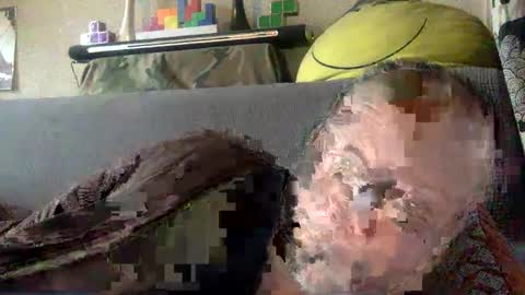 Snapshot of srekos38 chatting on February 23, 8:33 am srekos38 online show from February 23, 8:33 am