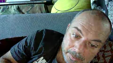 Snapshot of srekos38 chatting on December 21, 8:50 am srekos38 online show from December 21, 8:50 am