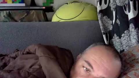 Snapshot of srekos38 chatting on December 30, 2:51 pm srekos38 online show from December 30, 2:51 pm