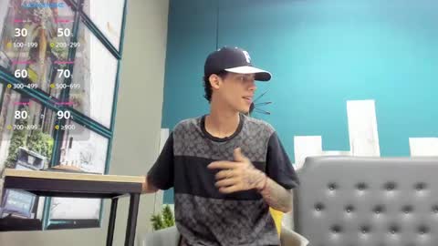 Snapshot of stanlycupper333 chatting on December 2, 11:32 am Stanly online show from December 2, 11:32 am