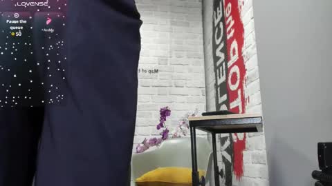 Snapshot of stanlycupper333 chatting on December 12, 12:22 pm Stanly online show from December 12, 12:22 pm