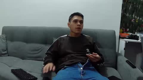 Snapshot of steban_jyj chatting on October 29, 2:58 am Katalleya and Steban online show from October 29, 2:58 am