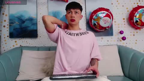 Steev online show from December 28, 5:23 am