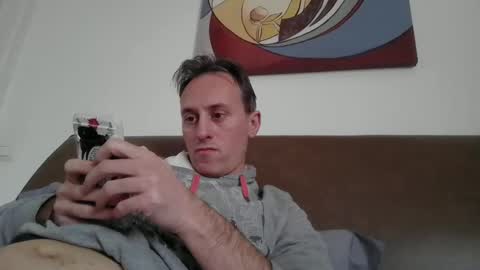 sten015 online show from January 8, 1:52 pm