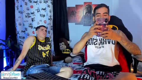 Snapshot of stephenbrown_ chatting on December 17, 11:59 pm    ................     online show from December 17, 11:59 pm