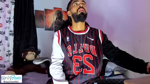 Snapshot of stephenbrown_ chatting on January 7, 11:35 pm    ................     online show from January 7, 11:35 pm