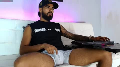 Snapshot of stephenbrown_ chatting on February 17, 6:31 am    ................     online show from February 17, 6:31 am