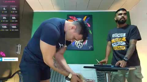 Snapshot of stephenbrown_ chatting on October 4, 10:14 pm    ................     online show from October 4, 10:14 pm